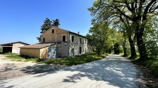 casa indipendente in vendita a San Lorenzo in Campo in zona Montalfoglio