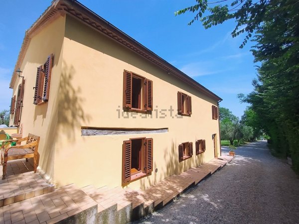 casale in vendita a San Lorenzo in Campo in zona Montalfoglio