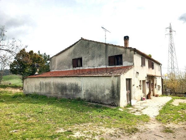 casa indipendente in vendita a San Lorenzo in Campo in zona San Vito sul Cesano
