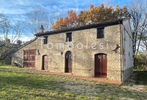 casa indipendente in vendita a San Lorenzo in Campo in zona San Vito sul Cesano