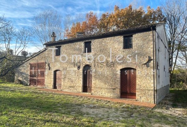 casa indipendente in vendita a San Lorenzo in Campo in zona San Vito sul Cesano