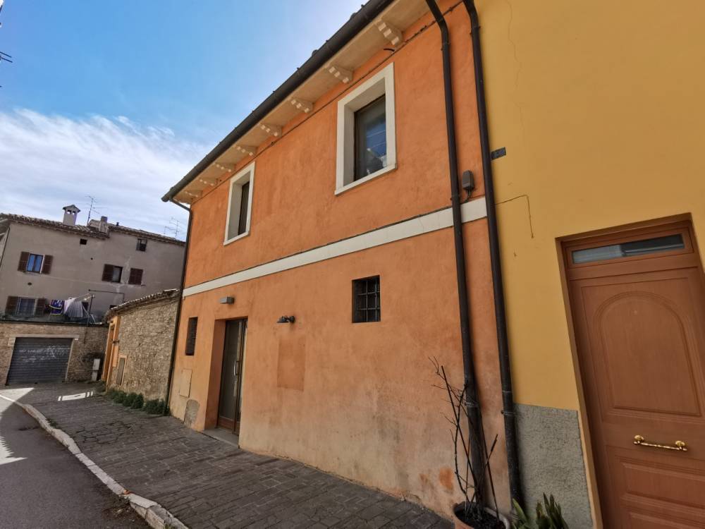 negozio in vendita a Sant'Angelo in Vado
