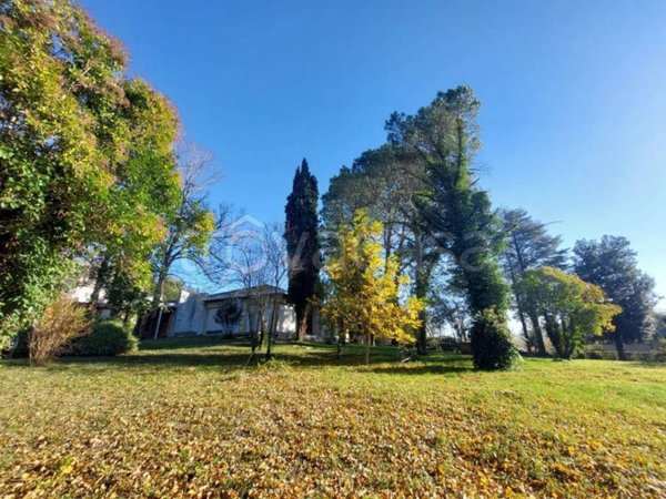 casa indipendente in vendita a Sant'Angelo in Vado