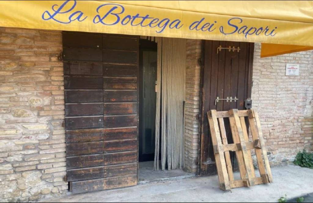 negozio in vendita a Sant'Angelo in Vado