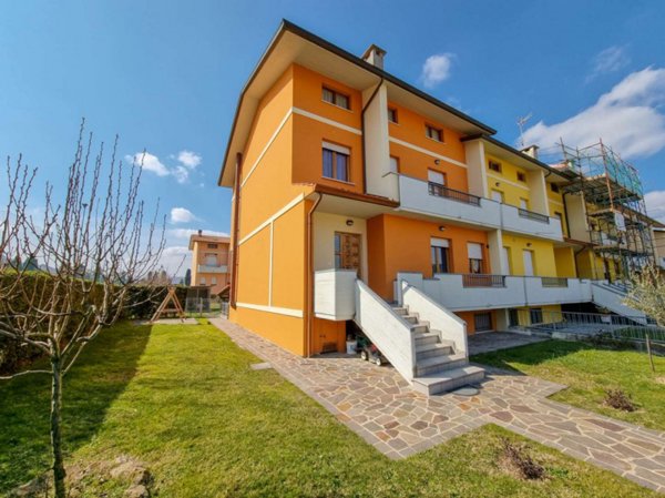 casa indipendente in vendita a Sant'Angelo in Vado