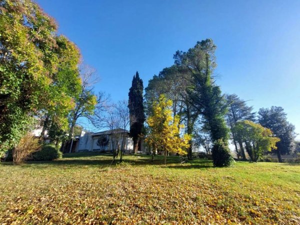 casa indipendente in vendita a Sant'Angelo in Vado