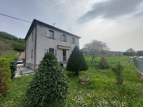 casa indipendente in vendita a Sant'Angelo in Vado