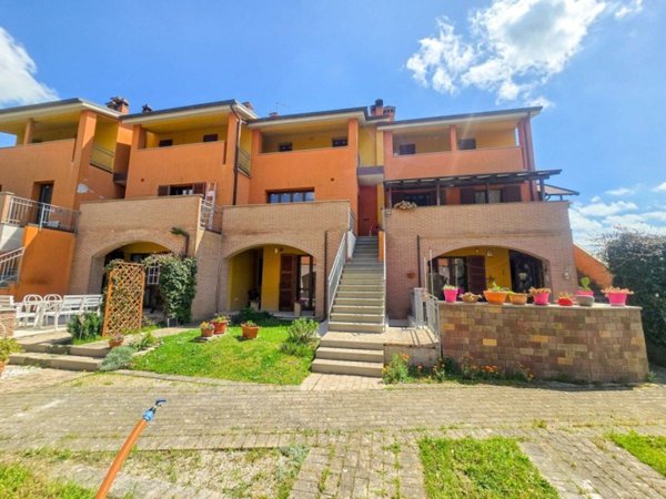 casa indipendente in vendita a Sant'Angelo in Vado