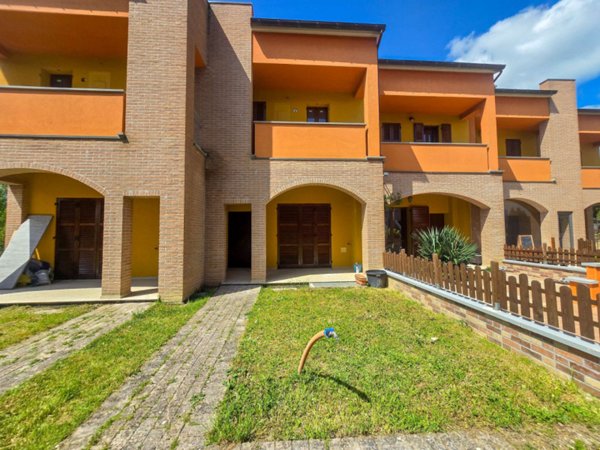 casa indipendente in vendita a Sant'Angelo in Vado