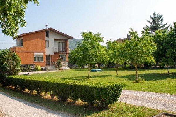 casa indipendente in vendita a Sant'Angelo in Vado