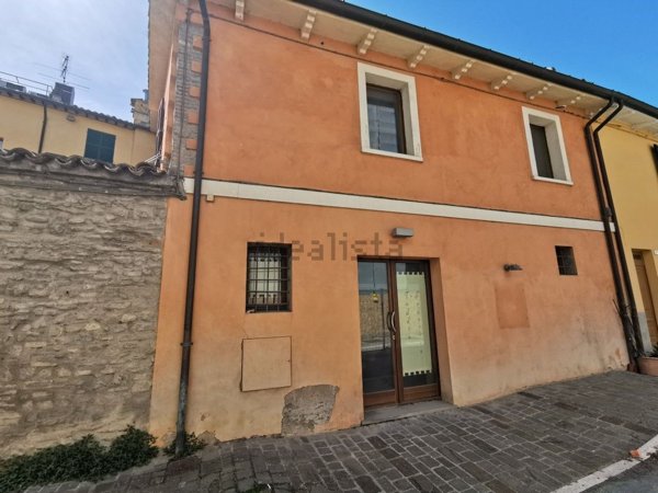 locale commerciale in vendita a Sant'Angelo in Vado