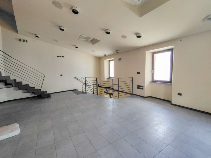 locale commerciale in vendita a Sant'Angelo in Vado