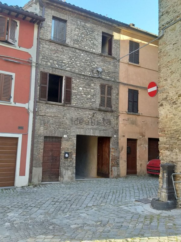 esavano in vendita a Sant'Angelo in Vado