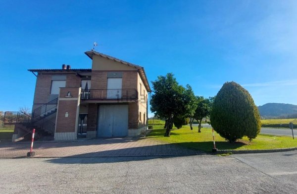 casa indipendente in vendita a Sant'Angelo in Vado