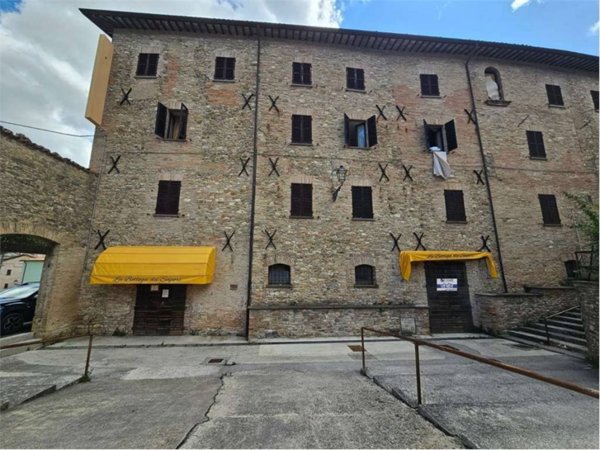 locale commerciale in vendita a Sant'Angelo in Vado