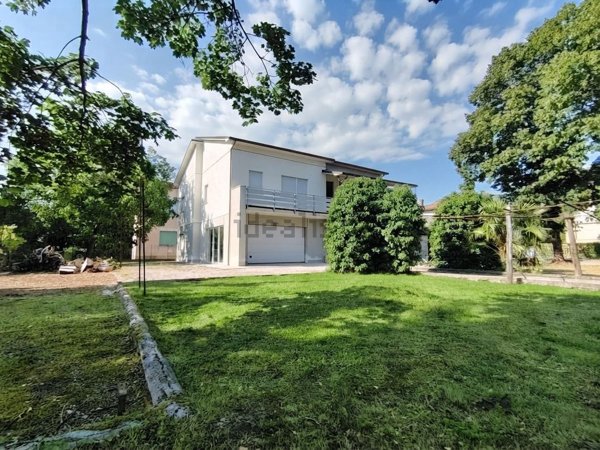 casa indipendente in vendita a Sant'Angelo in Vado