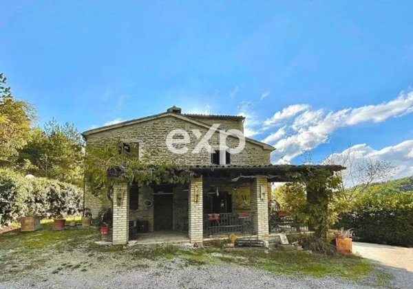casa indipendente in vendita a Sant'Angelo in Vado