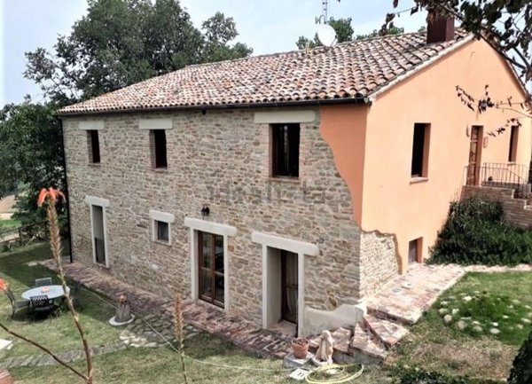 casa indipendente in vendita a Sant'Ippolito