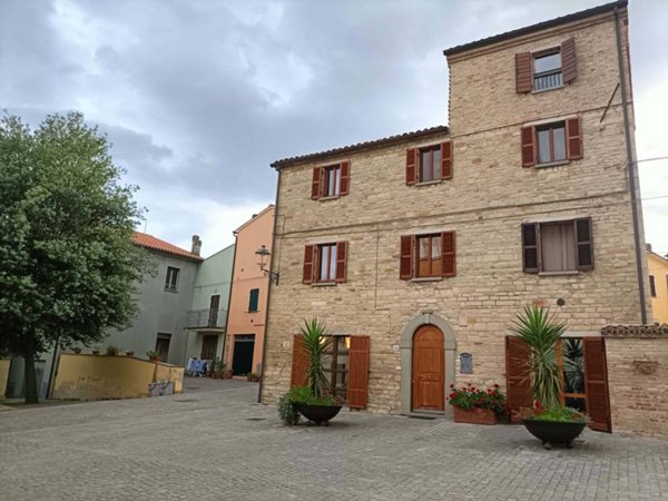 casa indipendente in vendita a Sant'Ippolito