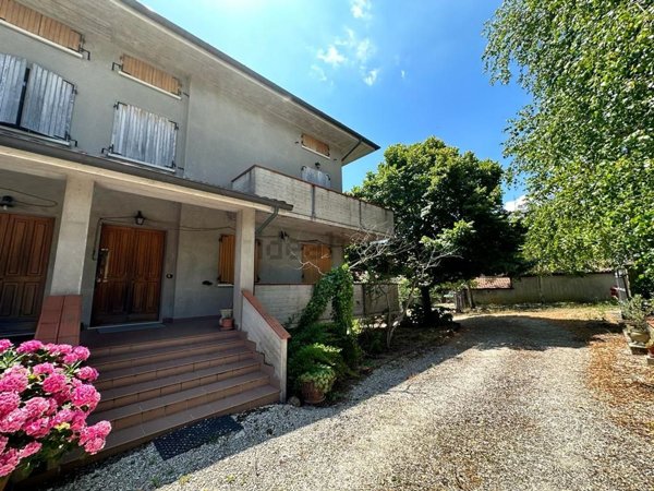 casa indipendente in vendita a Sant'Ippolito