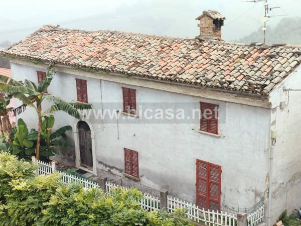 casa indipendente in vendita a Sant'Ippolito