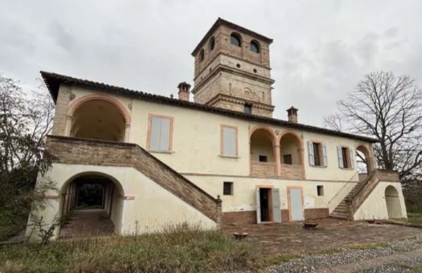 negozio in vendita a Sant'Ippolito