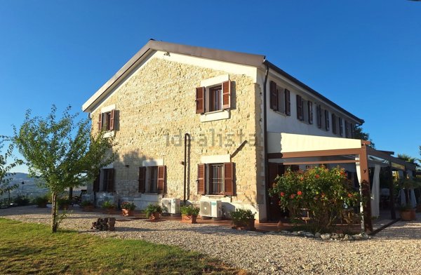 casa indipendente in vendita a Sant'Ippolito