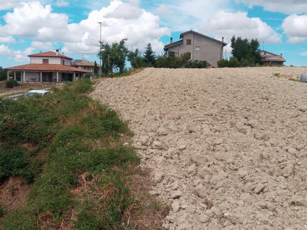 terreno agricolo in vendita a Sant'Ippolito