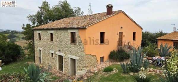 casa indipendente in vendita a Sant'Ippolito