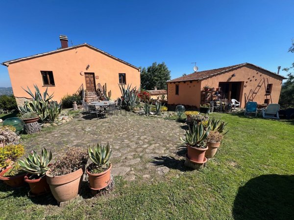 casa indipendente in vendita a Sant'Ippolito