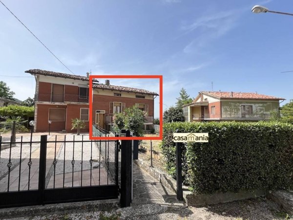casa indipendente in vendita a Serra Sant'Abbondio in zona Villa