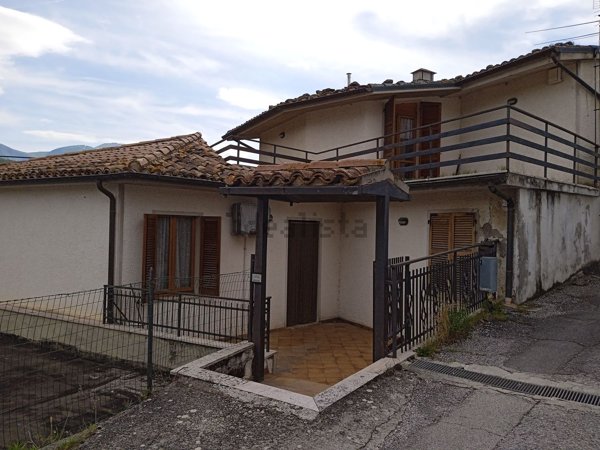 casa indipendente in vendita a Serra Sant'Abbondio