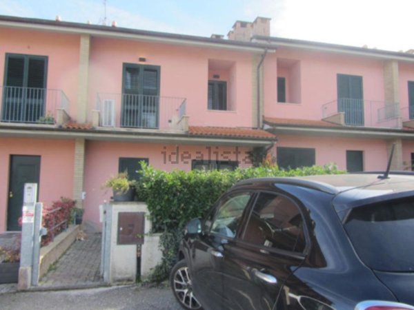 casa indipendente in vendita a Serra Sant'Abbondio in zona Villa