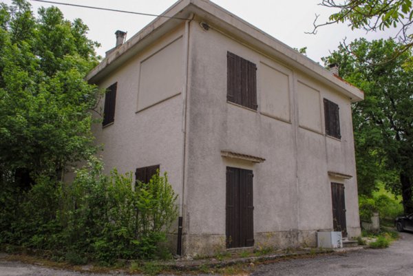 appartamento in vendita a Serra Sant'Abbondio in zona Villa