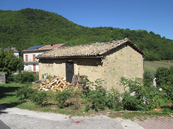 casa indipendente in vendita a Serra Sant'Abbondio in zona Petrara