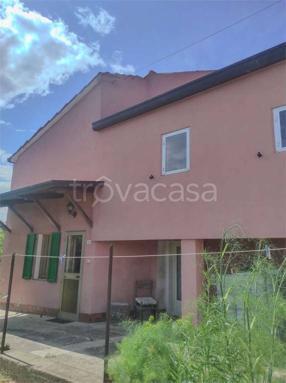 casa indipendente in vendita a Tavoleto