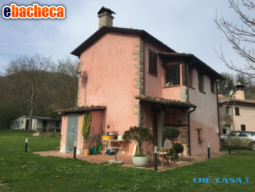 casa indipendente in vendita a Tavoleto