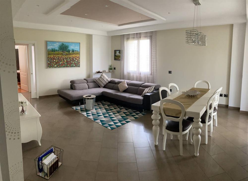 casa indipendente in vendita a Tavoleto