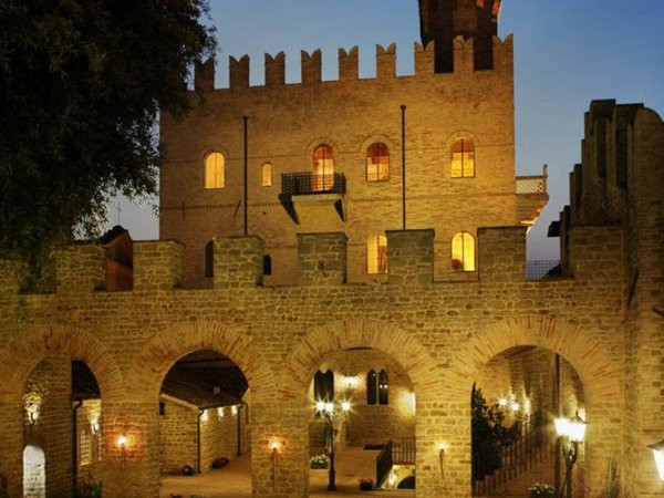 intera palazzina in vendita a Tavoleto