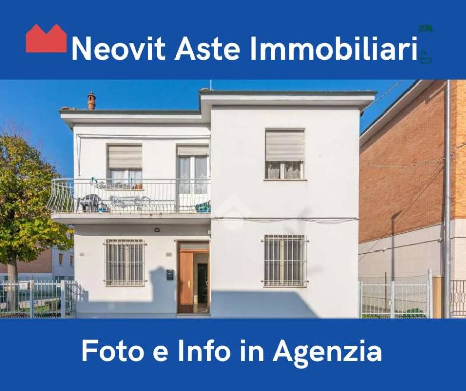 casa indipendente in vendita a Tavoleto