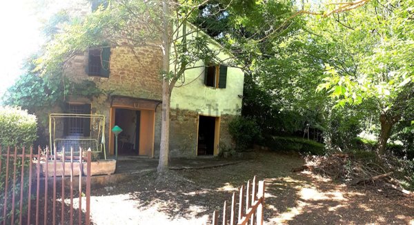 casa indipendente in vendita a Tavoleto