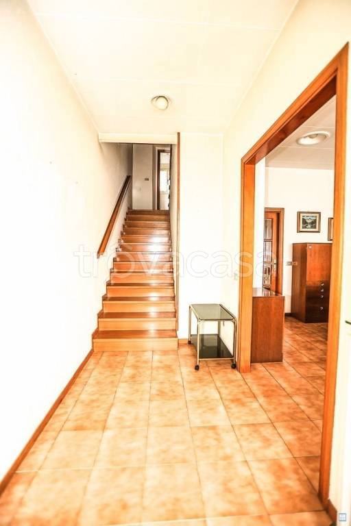 casa indipendente in vendita a Tavoleto