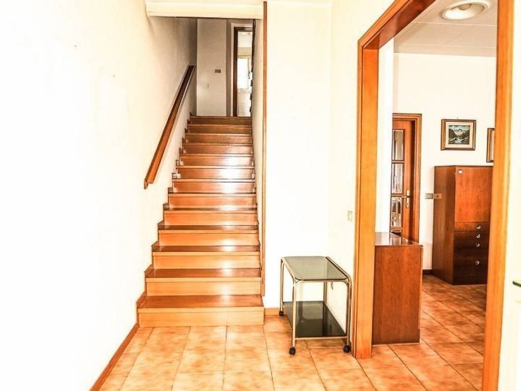 casa indipendente in vendita a Tavoleto