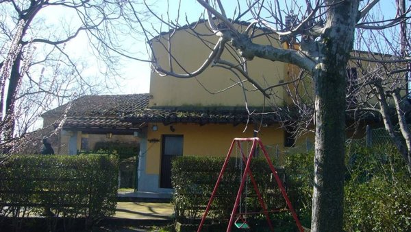 casa indipendente in vendita a Tavoleto