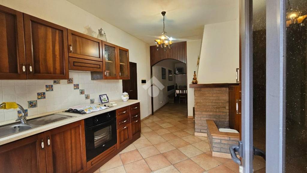 casa indipendente in vendita a Tavoleto