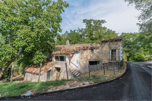 casa indipendente in vendita a Tavoleto in zona Casinella
