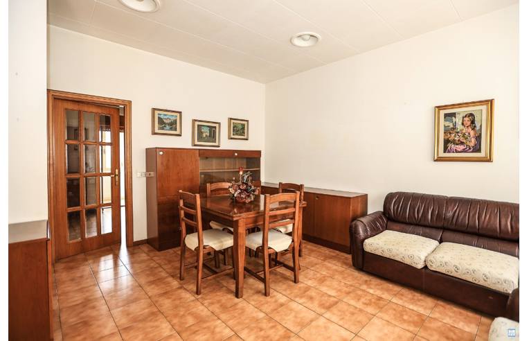 casa indipendente in vendita a Tavoleto