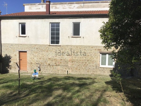 casa indipendente in vendita a Tavoleto