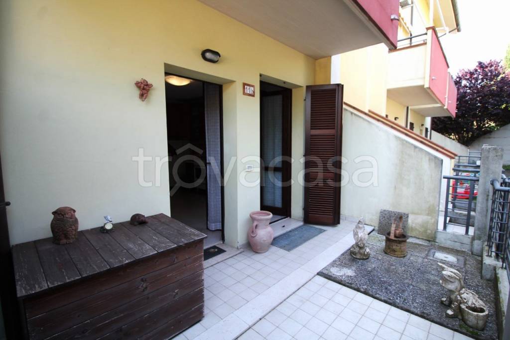 appartamento in vendita a Tavullia in zona Case Bernardi