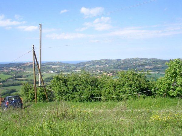 casa indipendente in vendita a Tavullia in zona Monteluro